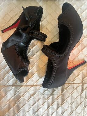 Betsey Johnson Black Satin Peep-Toe Mary-Jane Heels with Hot Pink Sole